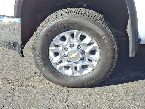 Used 2021 Chevrolet Silverado 3500 LTZ w/ Z71 Off-Road Package image 8