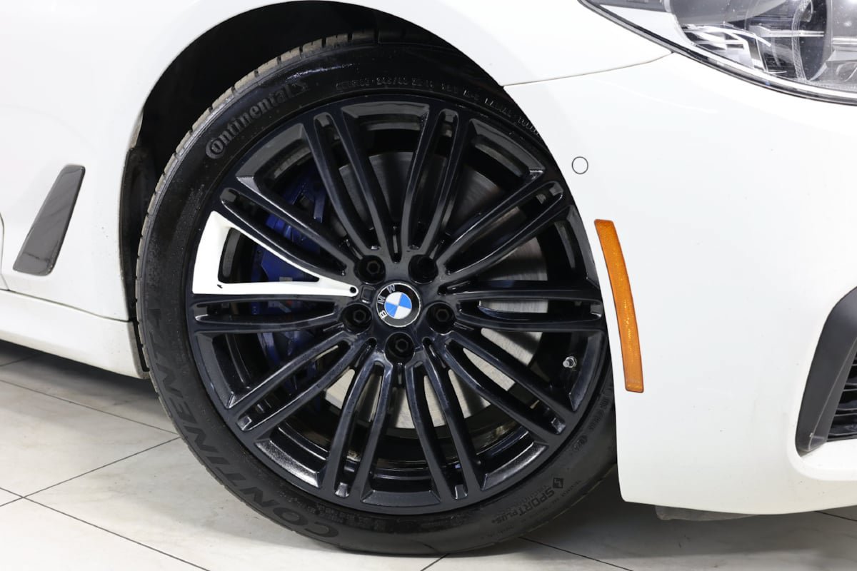 Used 2018 BMW M550i xDrive AWD/4WD image 13