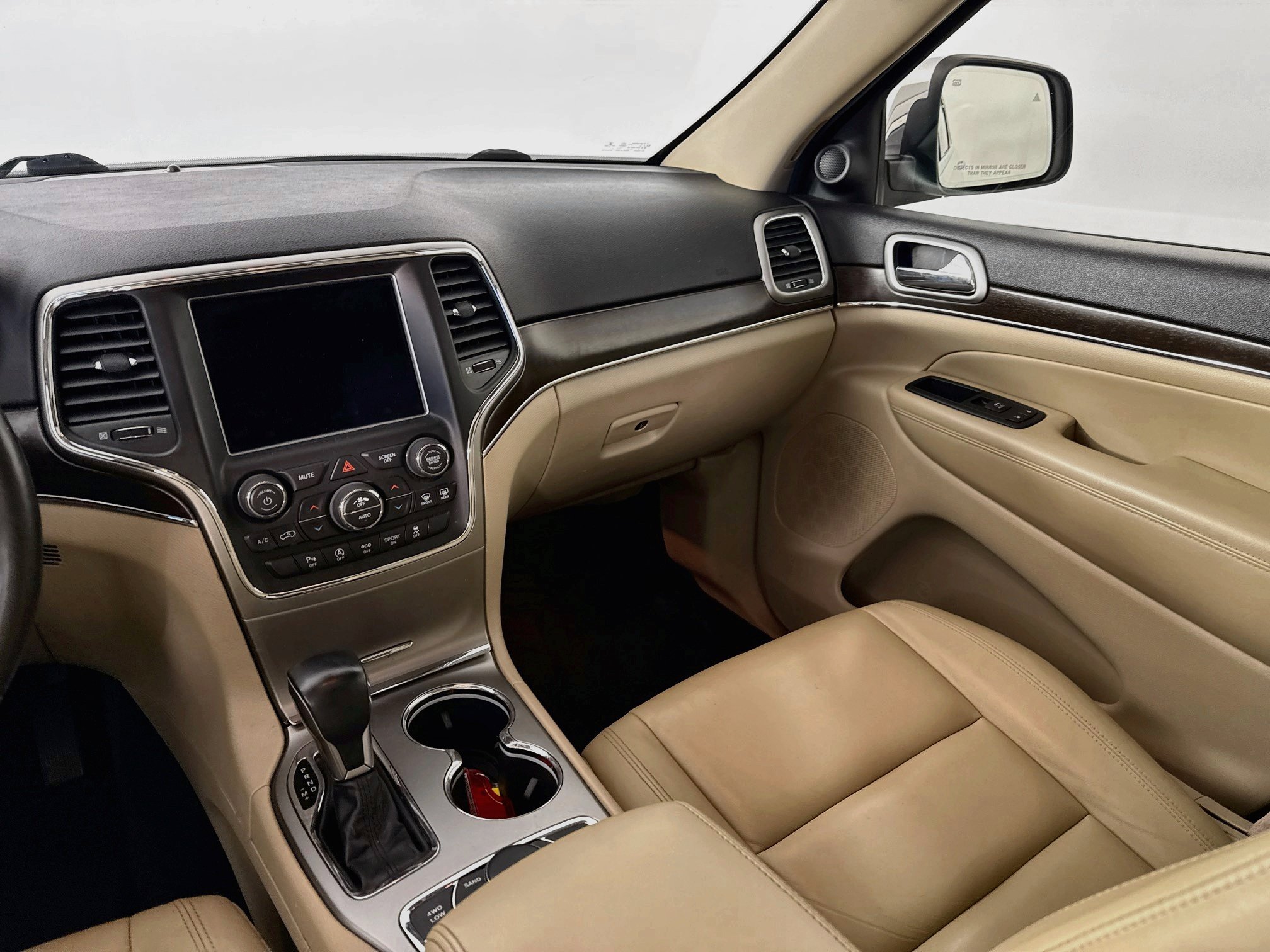 Used 2018 Jeep Grand Cherokee Limited AWD/4WD image 24