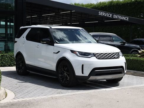 Used 2024 Land Rover Discovery S AWD/4WD image 2