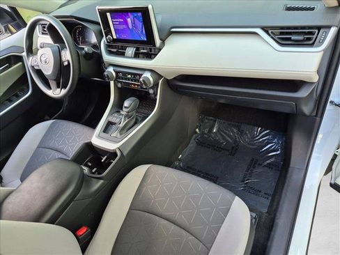 Used 2023 Toyota RAV4 XLE FWD image 21