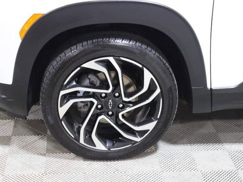 Used 2024 Chevrolet TrailBlazer RS w/ Convenience Package image 40