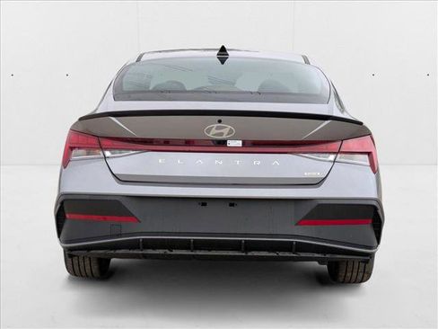 New 2025 Hyundai Elantra SEL image 7