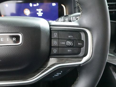 Used 2022 Jeep Wagoneer Series II w/ Premium Group I image 12