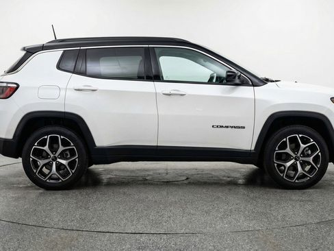 Used 2025 Jeep Compass Limited AWD/4WD image 11