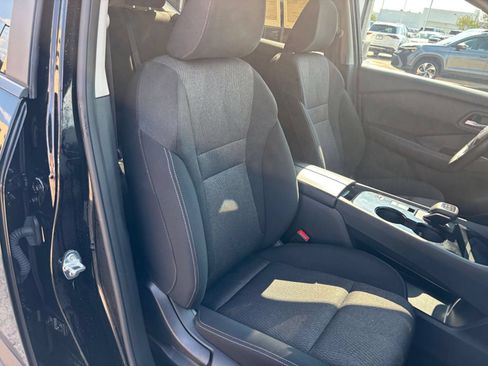 Used 2025 Nissan Rogue SV FWD image 37