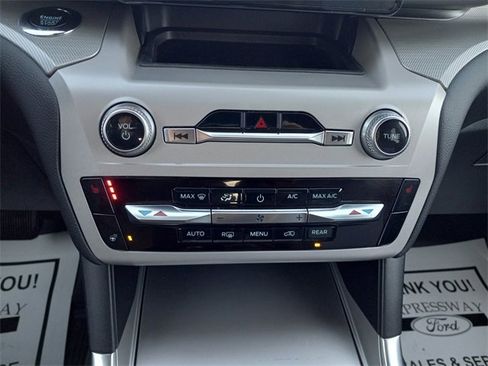 Used 2023 Ford Explorer XLT w/ Equipment Group 202A image 23