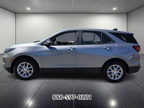 Used 2024 Chevrolet Equinox LS AWD/4WD image 2