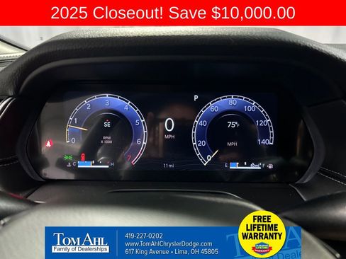 New 2025 Jeep Grand Cherokee Altitude image 14