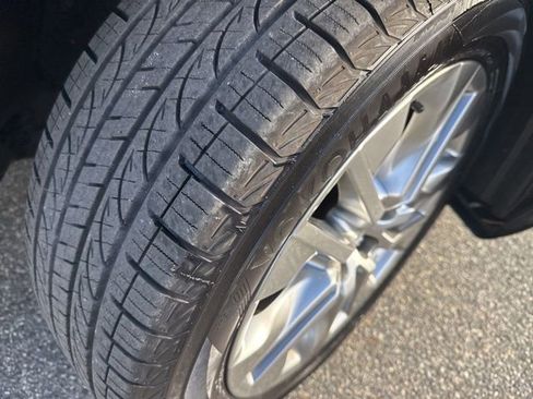 Used 2020 Toyota RAV4 XLE Premium image 8