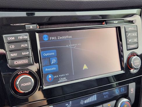 Used 2016 Nissan Rogue SV w/ SV Premium Package AWD/4WD image 23
