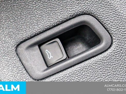 Used 2024 Volkswagen Atlas Cross Sport SE FWD image 41