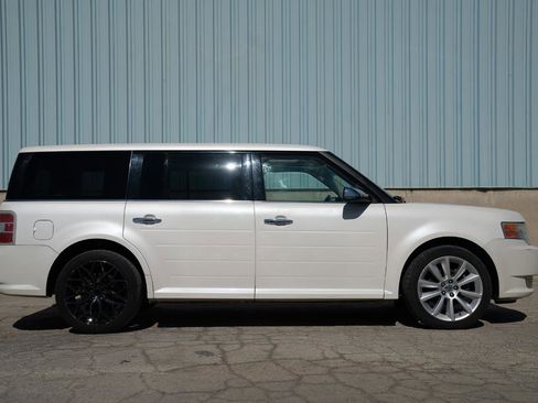 Used 2011 Ford Flex Limited w/ Rapid Spec Order Code image 10