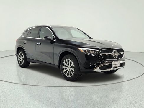 Certified 2026 Mercedes-Benz GLC 300 image 3