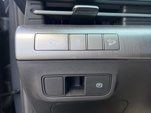 Used 2025 Hyundai Kona SEL image 13