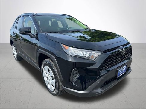 Used 2019 Toyota RAV4 LE w/ Carpet Mat Package AWD/4WD image 5