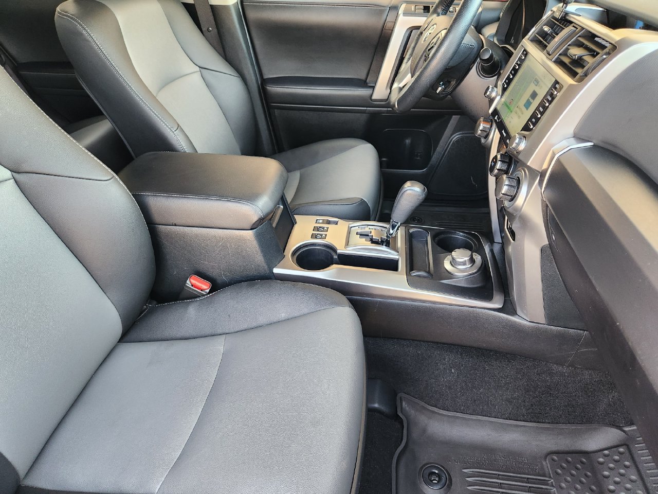 Used 2024 Toyota 4Runner SR5 Premium w/ Moonroof Package AWD/4WD image 13