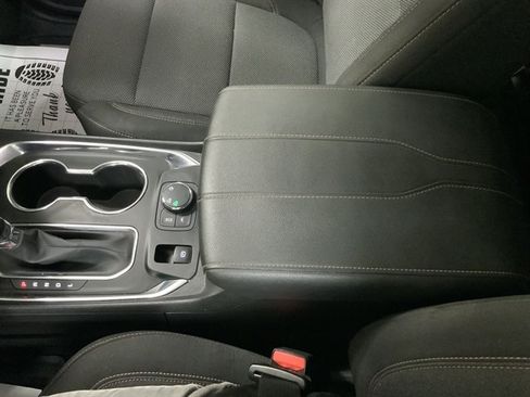 Used 2021 Chevrolet Traverse LT w/ LPO, Floor Liner Package AWD/4WD image 38