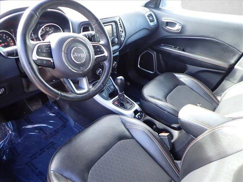 Used 2018 Jeep Compass Latitude w/ Cold Weather Group image 9