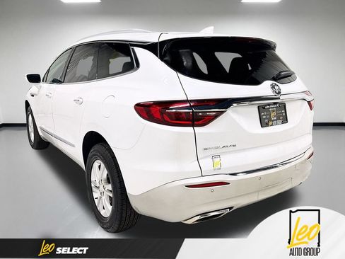 Used 2020 Buick Enclave Essence FWD image 10