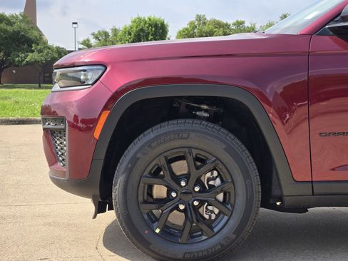 New 2026 Jeep Grand Cherokee L 4WD image 11