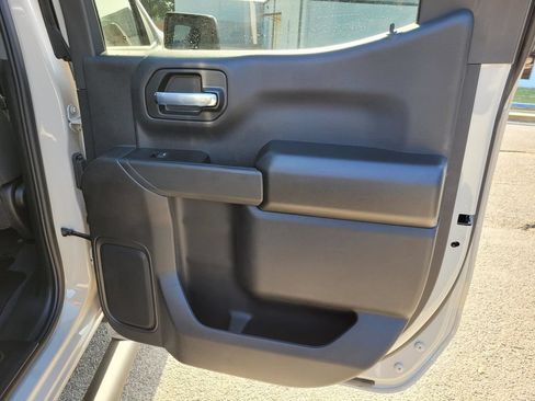 Used 2026 Chevrolet Silverado 1500 Custom Trail Boss w/ Turbomax Blackout Package AWD/4WD image 10