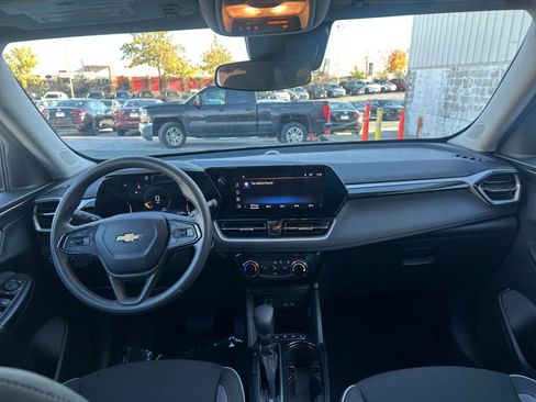 Used 2025 Chevrolet TrailBlazer LT image 31