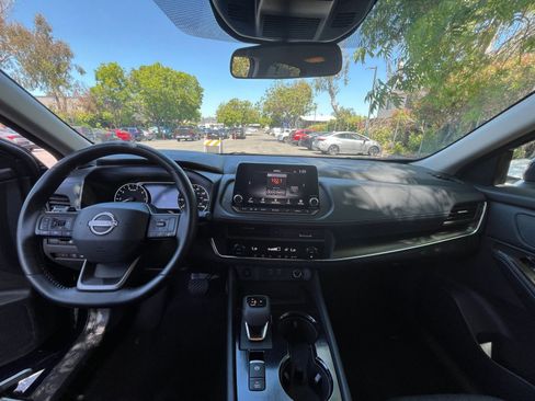 Used 2025 Nissan Rogue SV FWD image 35