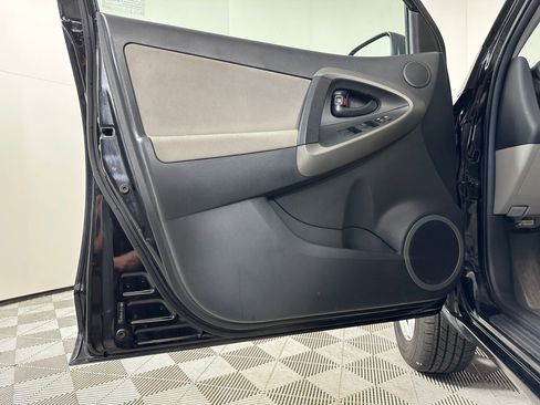 Used 2011 Toyota RAV4 2WD w/ Base L4 Extra Value Pkg image 23