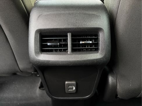 Used 2020 Chevrolet Equinox LS image 13