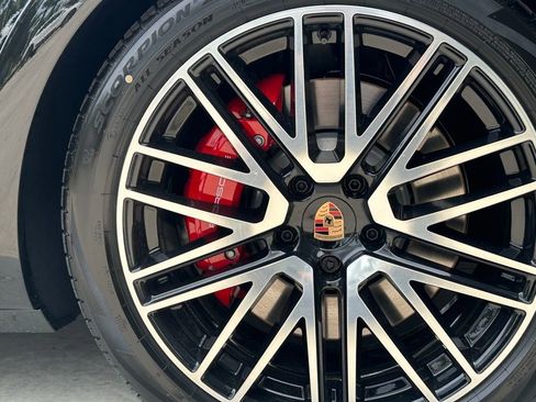 New 2026 Porsche Cayenne GTS AWD/4WD image 15