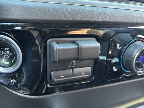 Used 2024 Chevrolet Silverado 1500 LT Trail Boss w/ Convenience Package II image 33