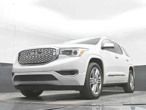 Used 2018 GMC Acadia Denali w/ Technology Package FWD image 29
