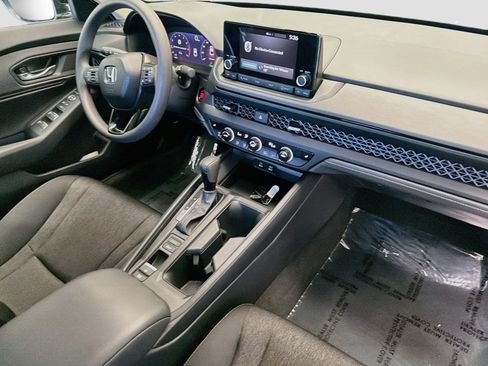 Used 2025 Honda Accord SE image 12