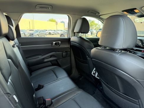 Used 2025 Kia Sorento S FWD image 39