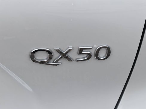 Used 2023 INFINITI QX50 Luxe FWD image 8