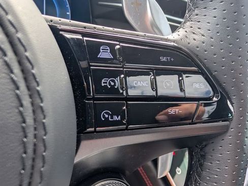 Used 2024 Maserati Grecale Trofeo image 27