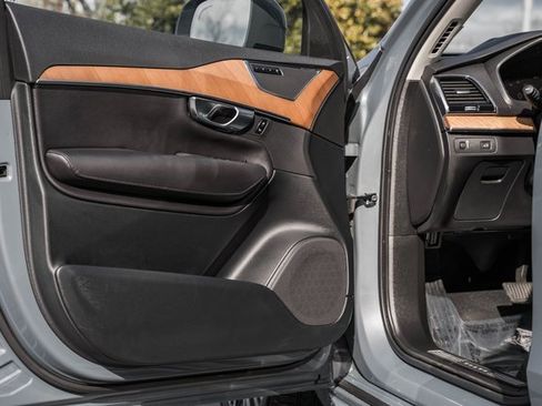 Used 2022 Volvo XC90 T5 Momentum w/ Advanced Package image 36