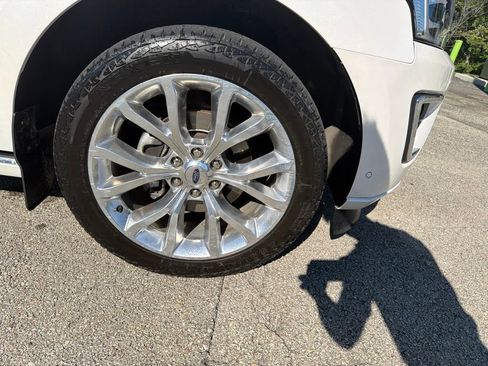 Used 2019 Ford Expedition Platinum AWD/4WD image 10