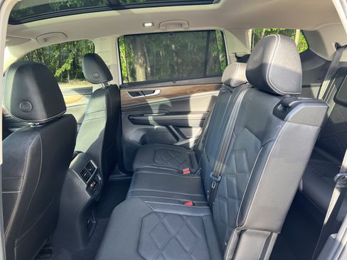 Certified 2025 Volkswagen Atlas SE w/ Panoramic Sunroof Package image 29