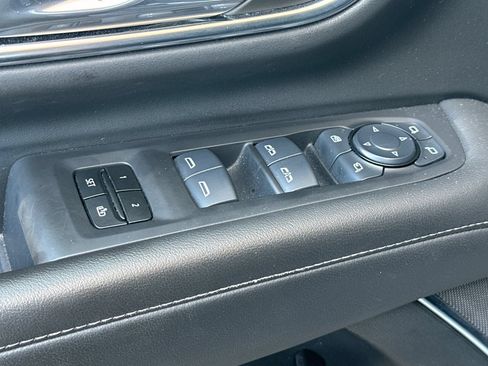 Used 2024 Chevrolet Suburban LT w/ LT Signature Plus Package RWD image 12