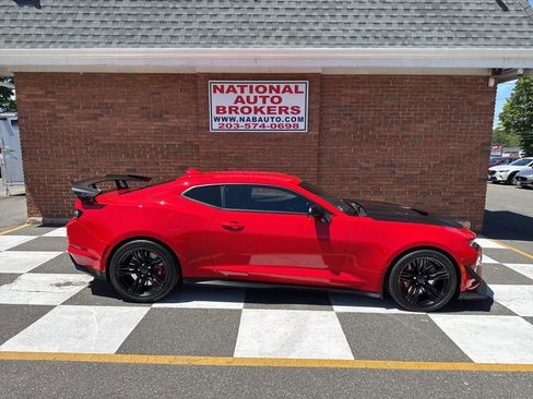 Used 2021 Chevrolet Camaro ZL1 RWD image 2