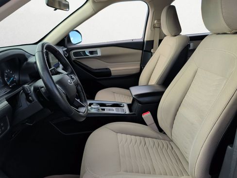 Used 2020 Ford Explorer XLT RWD image 9