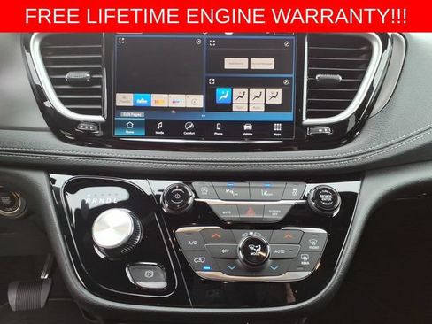New 2027 Chrysler Pacifica Select AWD/4WD image 23