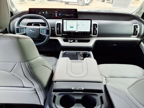 Certified 2025 Ford Expedition Max Active AWD/4WD image 19