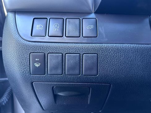 Used 2019 Toyota Highlander XLE FWD image 32