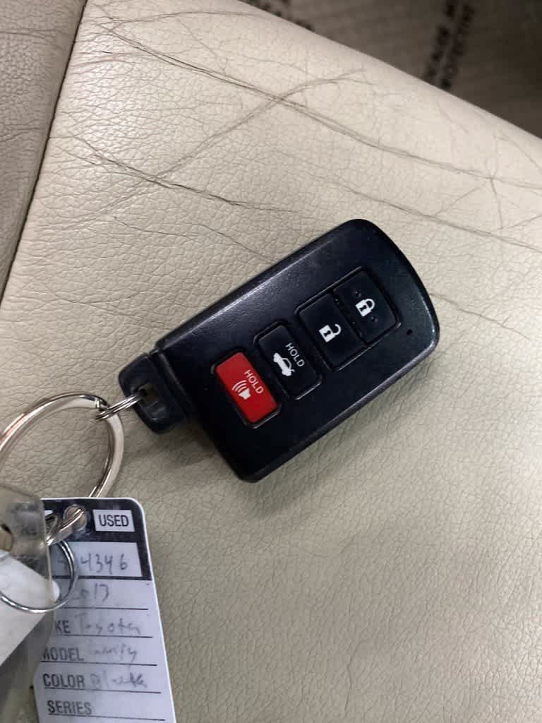 Used 2013 Toyota Camry XLE FWD image 28