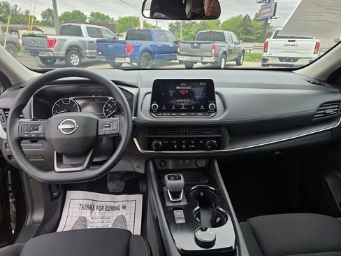 Used 2025 Nissan Rogue S AWD/4WD image 12