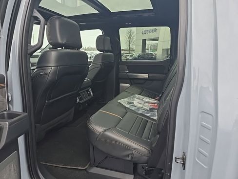 Used 2024 Ford F350 Platinum image 32