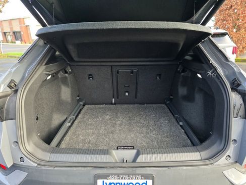 Used 2023 Volkswagen ID.4 Pro S image 8